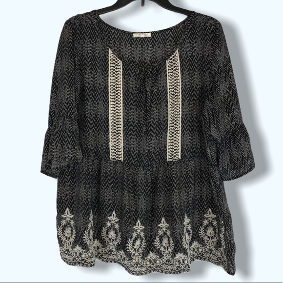 Maurices Embroidered Peasant Top Sz Sm - Picture 1 of 8